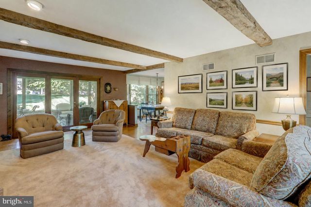 1334 BEACONFIELD LN, Lancaster, PA 17601