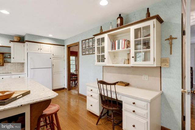 1334 BEACONFIELD LN, Lancaster, PA 17601