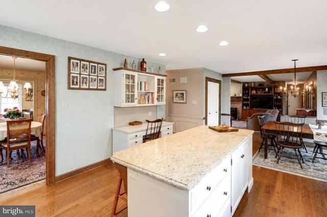 1334 BEACONFIELD LN, Lancaster, PA 17601