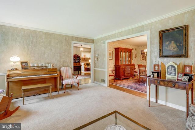 1334 BEACONFIELD LN, Lancaster, PA 17601