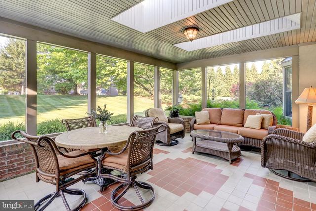 1334 BEACONFIELD LN, Lancaster, PA 17601