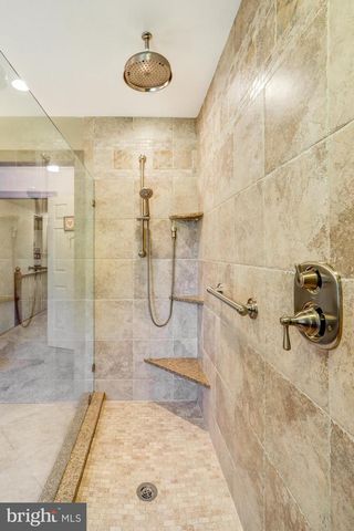 1334 BEACONFIELD LN, Lancaster, PA 17601