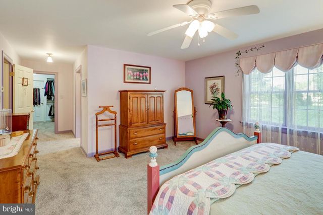 1334 BEACONFIELD LN, Lancaster, PA 17601