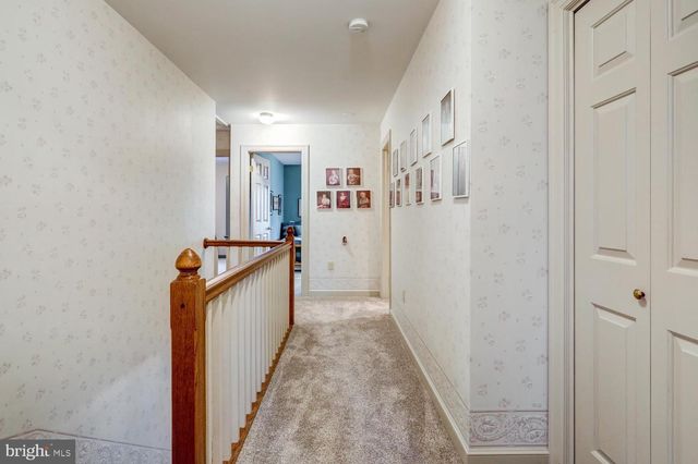1334 BEACONFIELD LN, Lancaster, PA 17601