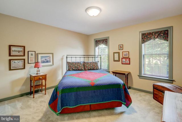 1334 BEACONFIELD LN, Lancaster, PA 17601