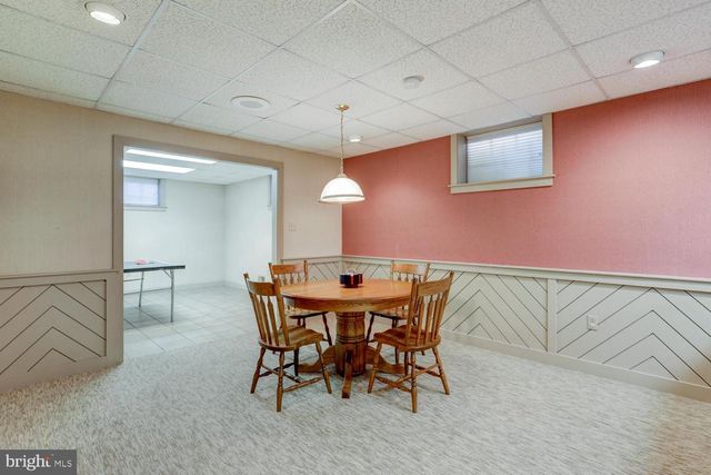 1334 BEACONFIELD LN, Lancaster, PA 17601