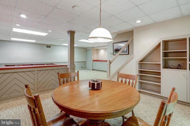 1334 BEACONFIELD LN, Lancaster, PA 17601