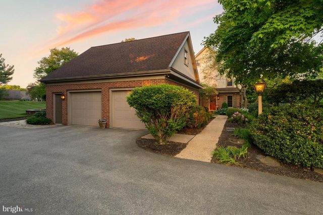 1334 BEACONFIELD LN, Lancaster, PA 17601