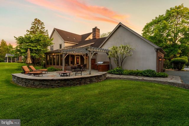 1334 BEACONFIELD LN, Lancaster, PA 17601