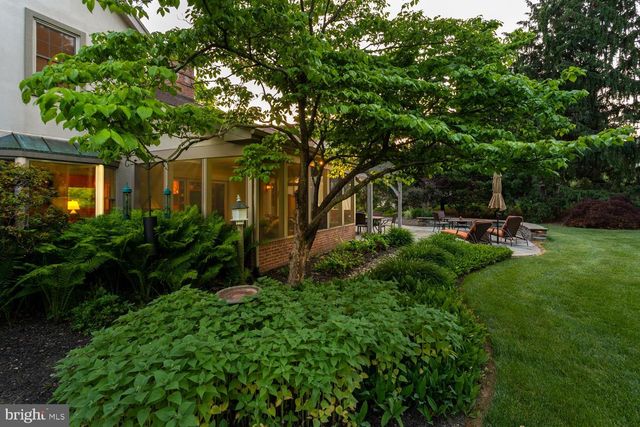 1334 BEACONFIELD LN, Lancaster, PA 17601