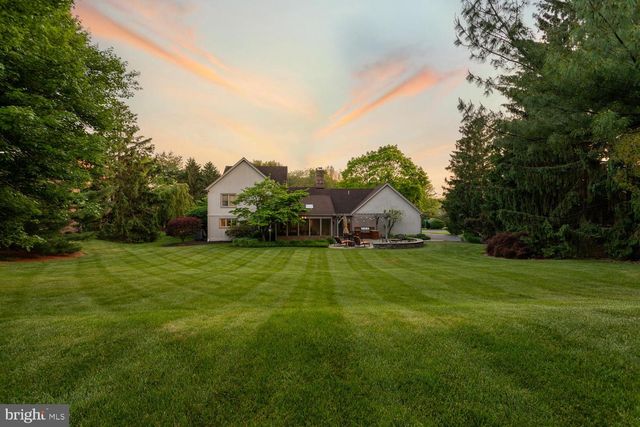 1334 BEACONFIELD LN, Lancaster, PA 17601