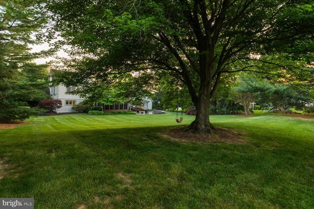 1334 BEACONFIELD LN, Lancaster, PA 17601