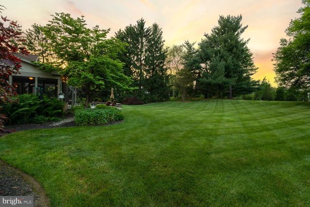 1334 BEACONFIELD LN, Lancaster, PA 17601