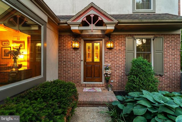 1334 BEACONFIELD LN, Lancaster, PA 17601