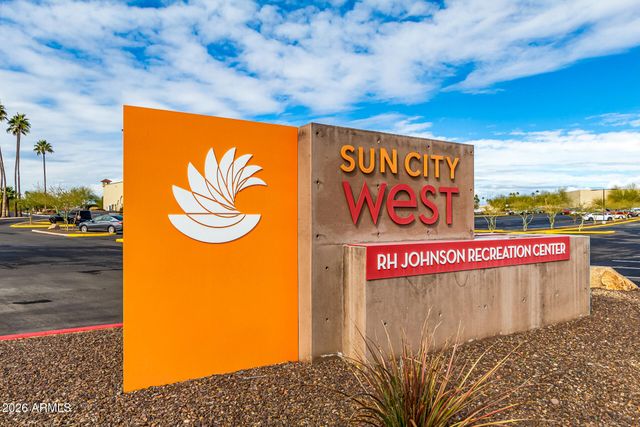 15315 W GUNSIGHT Drive, Sun City West, AZ 85375