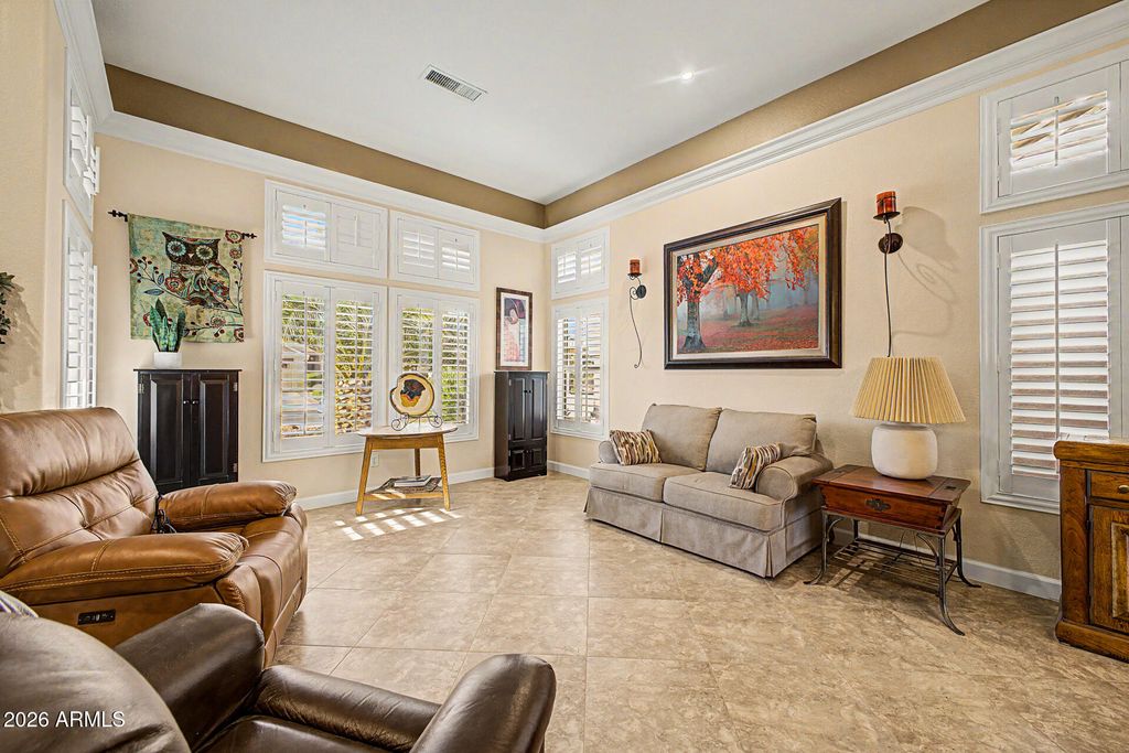 Image 16 of property listing at 15315 W GUNSIGHT Drive, Sun City West, AZ 85375