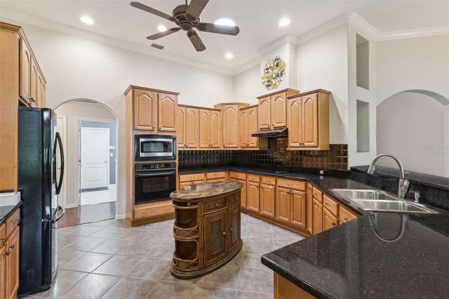 5607 SIR CHURCHILL DRIVE, Leesburg, FL 34748