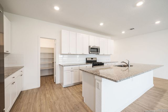 6910 Pail Place, San Antonio, TX 78252