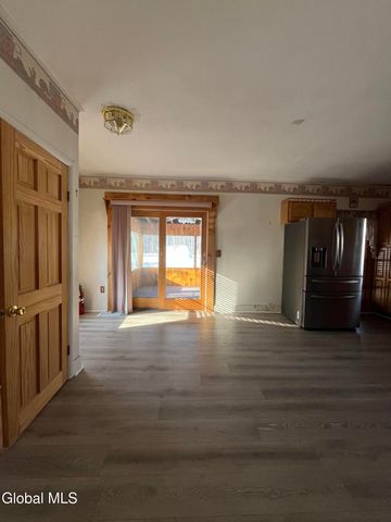 33 Leonard Street, Northumberland, NY 12831