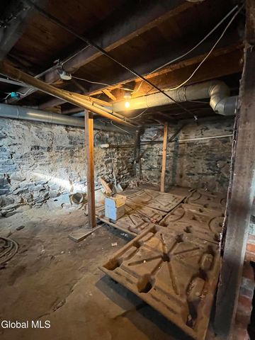 33 Leonard Street, Northumberland, NY 12831