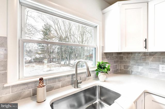 218 COLONIAL DR, Warminster, PA 18974