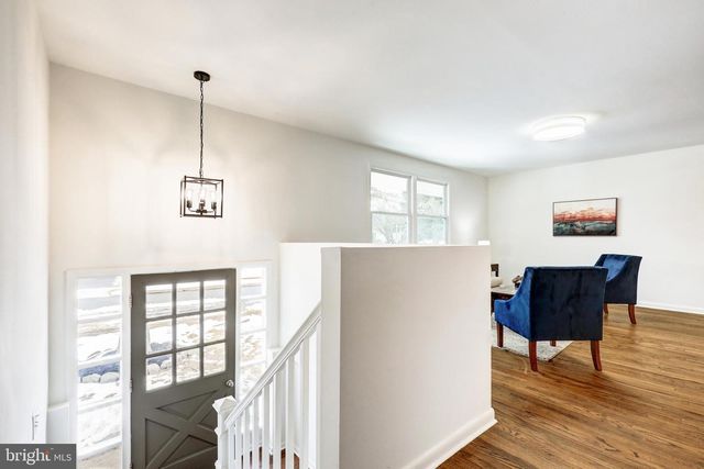 218 COLONIAL DR, Warminster, PA 18974