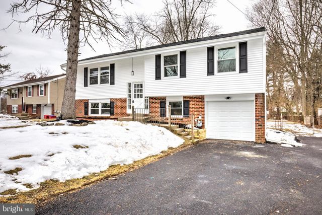 218 COLONIAL DR, Warminster, PA 18974