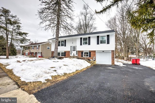 218 COLONIAL DR, Warminster, PA 18974