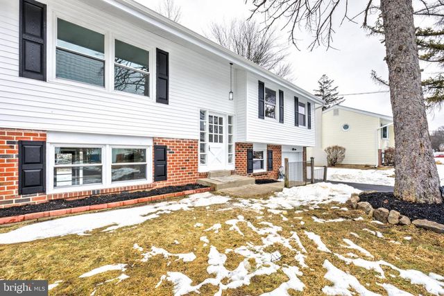 218 COLONIAL DR, Warminster, PA 18974