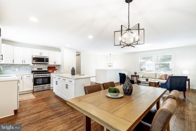 218 COLONIAL DR, Warminster, PA 18974