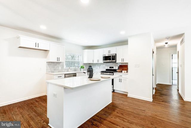 218 COLONIAL DR, Warminster, PA 18974