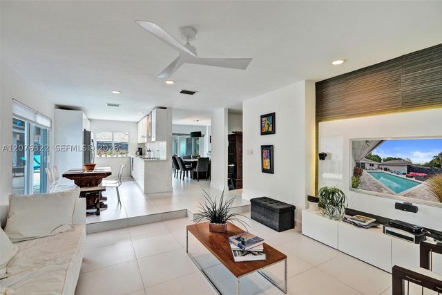 18 Boxwood Rd, Hollywood, FL 33021