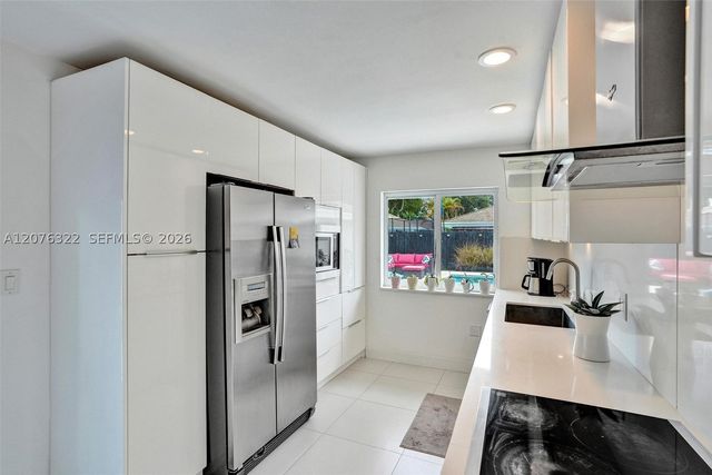 18 Boxwood Rd, Hollywood, FL 33021