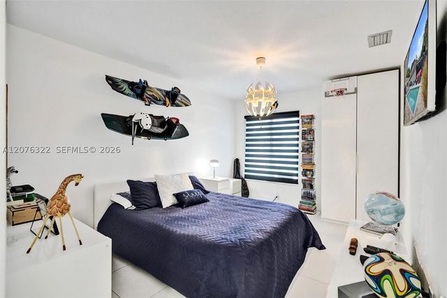 18 Boxwood Rd, Hollywood, FL 33021