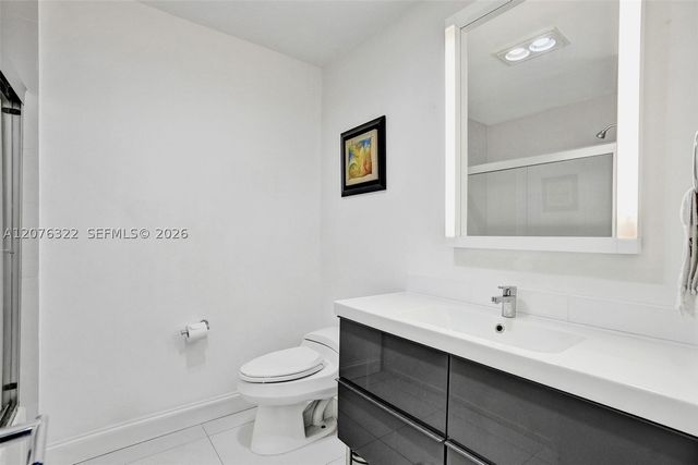 18 Boxwood Rd, Hollywood, FL 33021