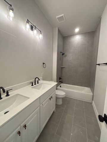 701 Water Side Drive, Van Alstyne, TX 75495