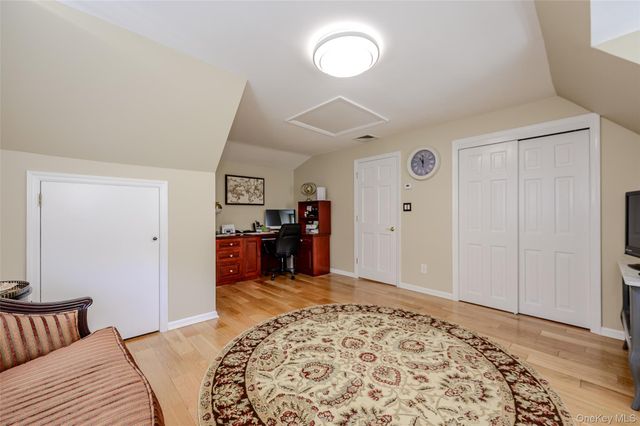 10 Dorset Lane, Rockville Centre, NY 11570