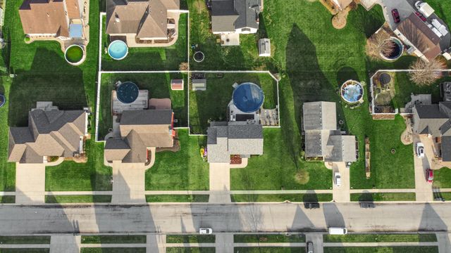 608 Dakota Drive, Lowell, IN 46356