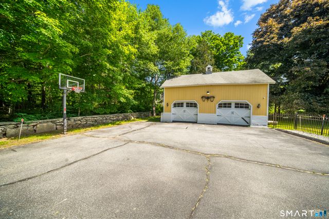 45 Huntington Avenue, Norwich, CT 06360