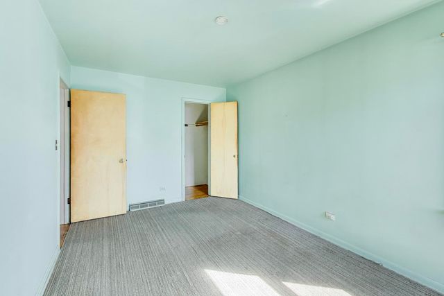 998 S Swain Avenue, Elmhurst, IL 60126