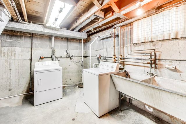 998 S Swain Avenue, Elmhurst, IL 60126