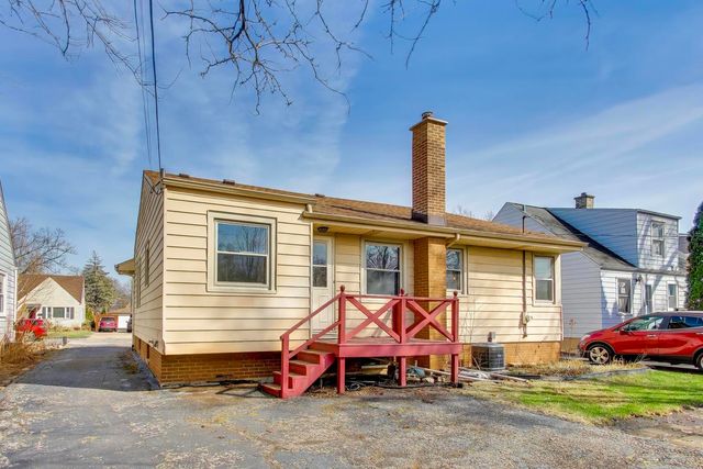 998 S Swain Avenue, Elmhurst, IL 60126