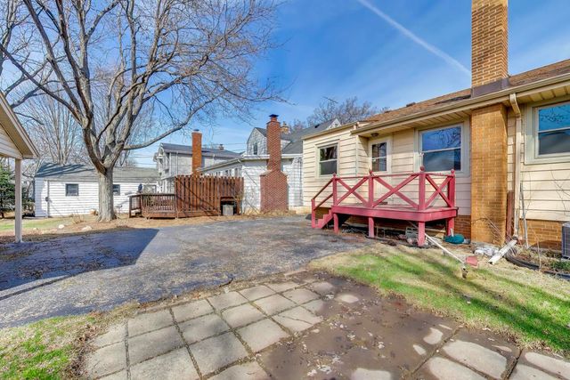 998 S Swain Avenue, Elmhurst, IL 60126