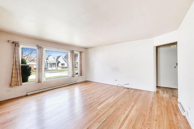 998 S Swain Avenue, Elmhurst, IL 60126