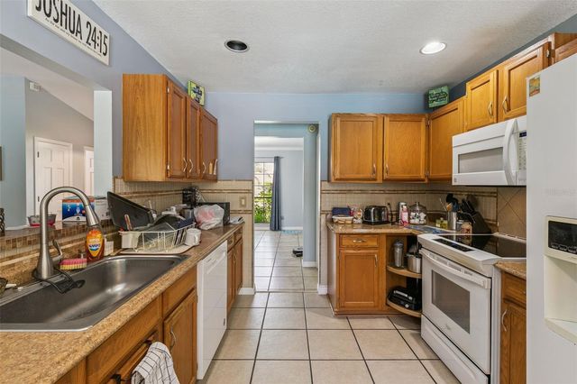 4 BASS LAKE DRIVE, Debary, FL 32713
