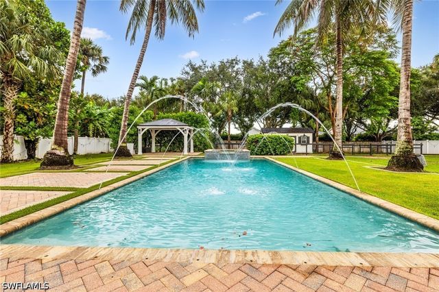 20661 Tanglewood LN, Estero, FL 33928