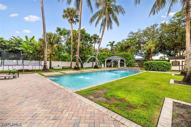 20661 Tanglewood LN, Estero, FL 33928
