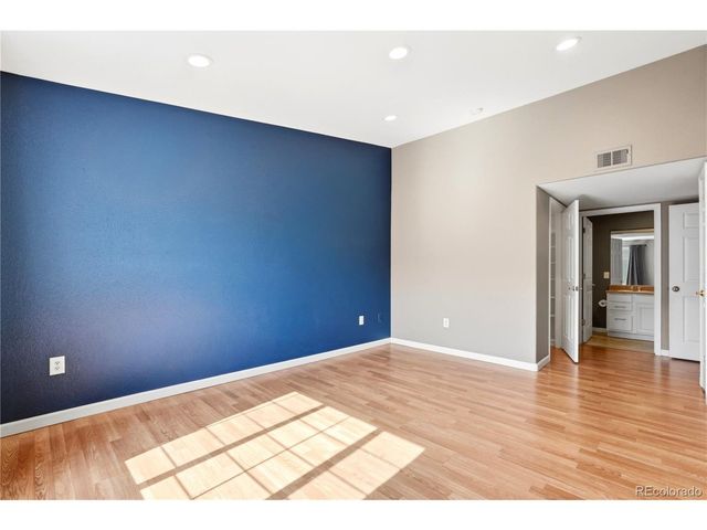 10070 E Carolina Dr 202, Denver, CO 80247