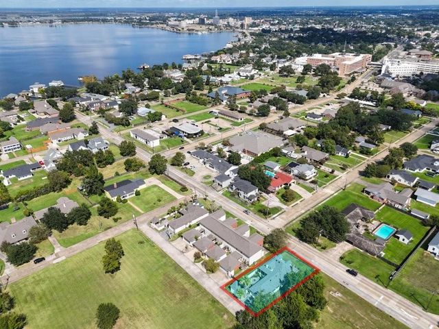 801 St Anthony Street E, Lake Charles, LA 70601