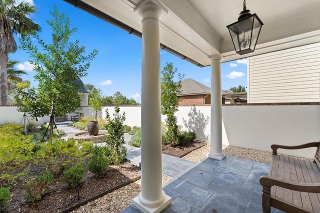 801 St Anthony Street E, Lake Charles, LA 70601